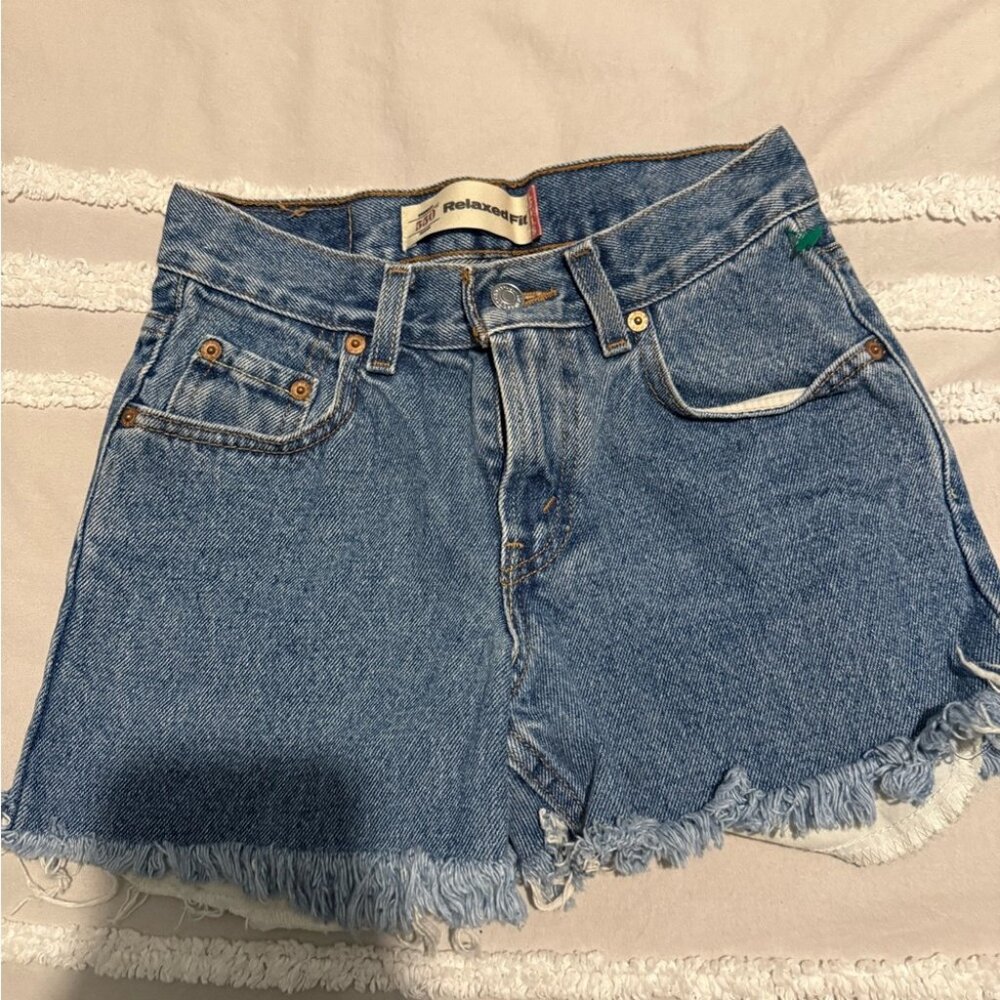 NEVER WORN Levi's Relaxed fit shorts